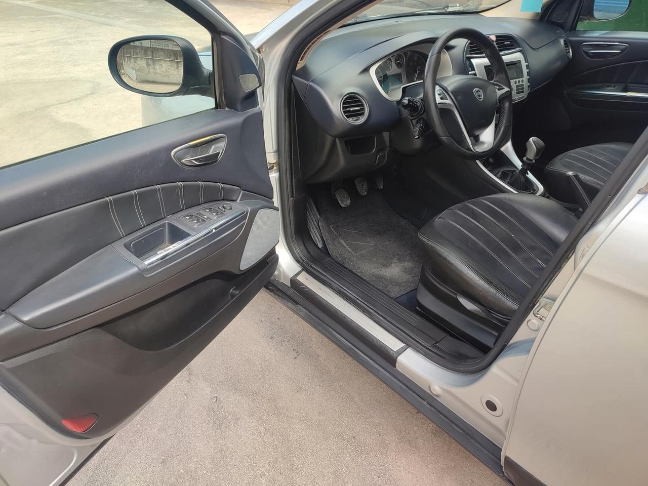 Lancia Delta 1.6 MJT Platino