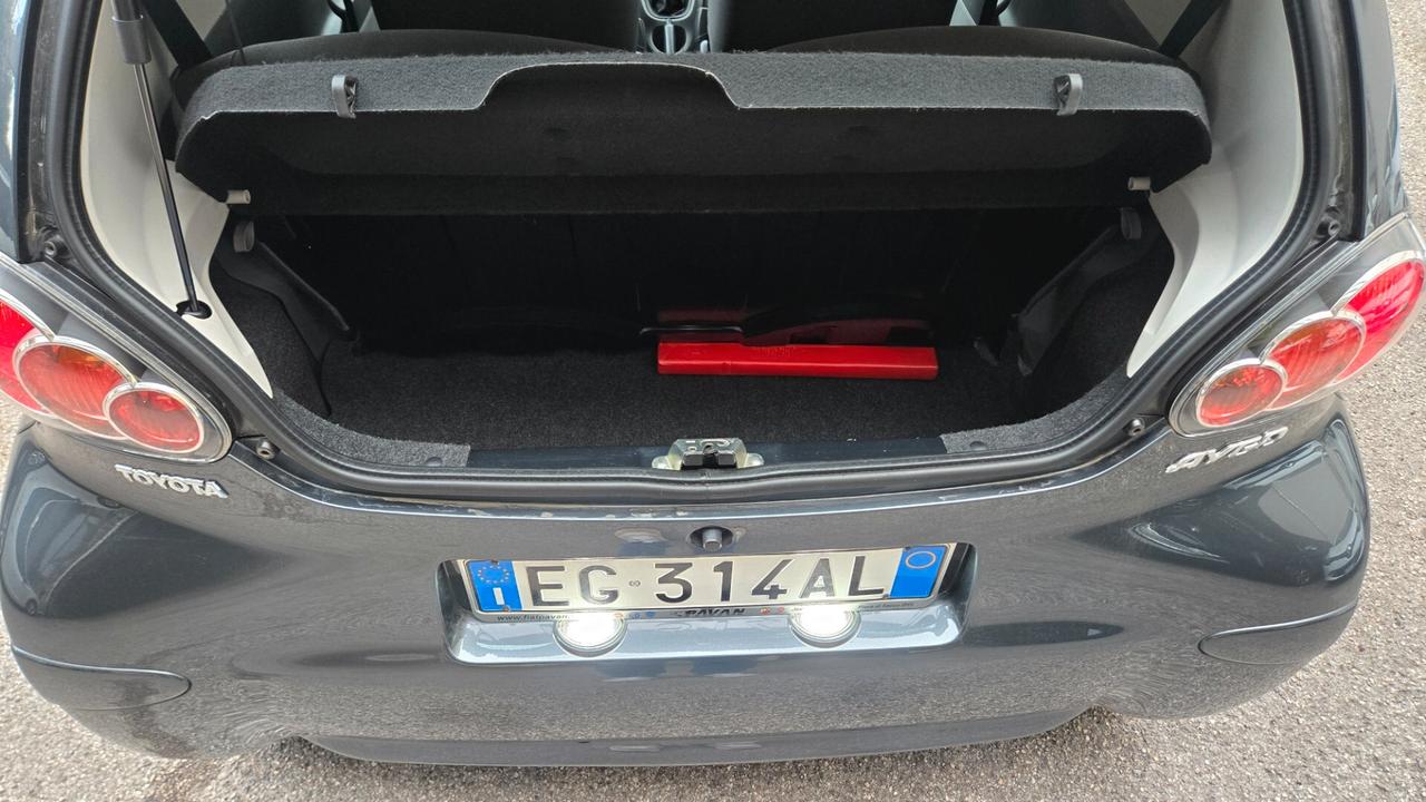 Toyota Aygo 1.0 12V VVT-i 3 porte Now Connect