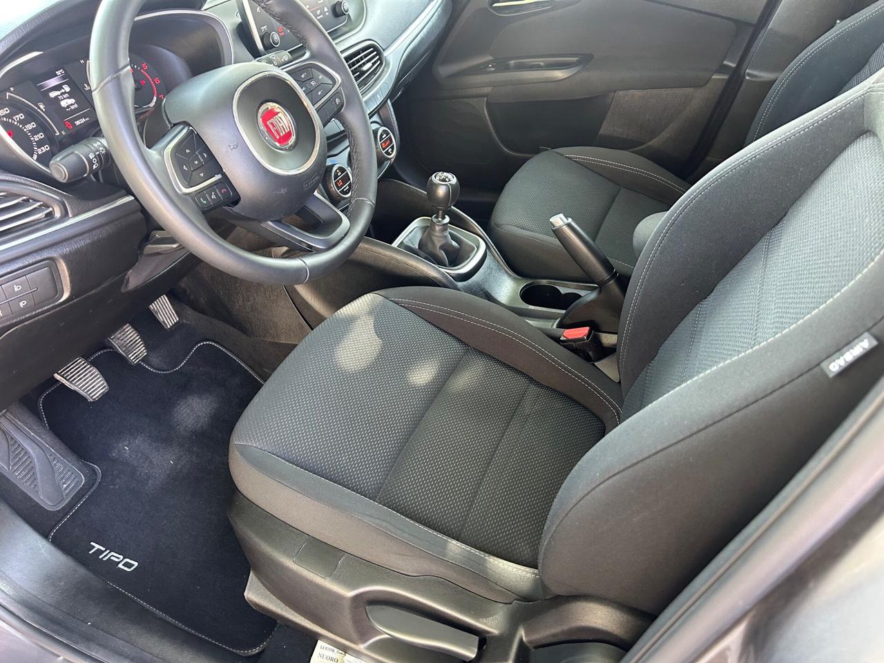 Fiat Tipo 1.6 Mjt KM. 37.000! Lounge