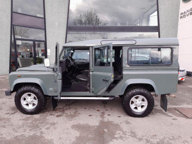 LAND ROVER Defender 110 2.4 TD4 Station Wagon 7 POSTI