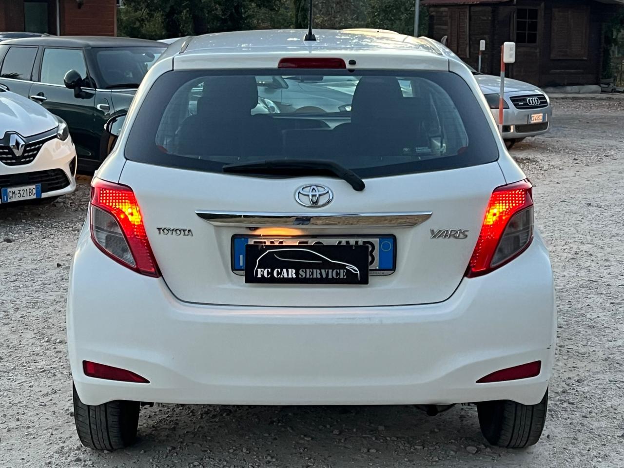 Toyota Yaris 1.0 5 porte Active Permute Rate Garanzia