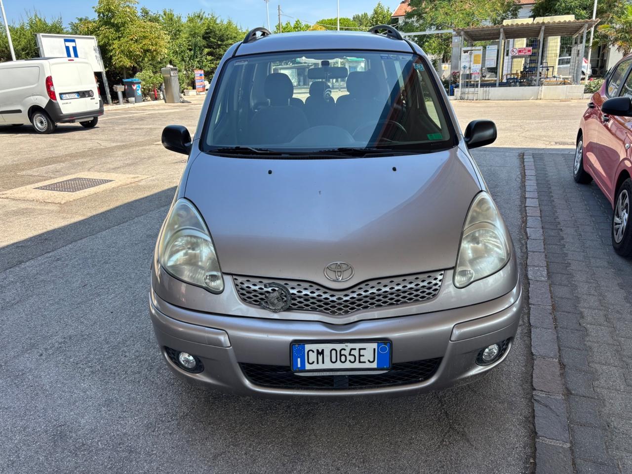 Toyota Yaris Verso 1.3i 16V cat Luna '03