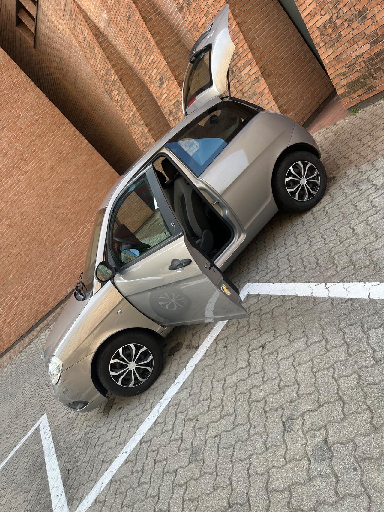 Lancia Ypsilon 1.2 69 CV Platinum