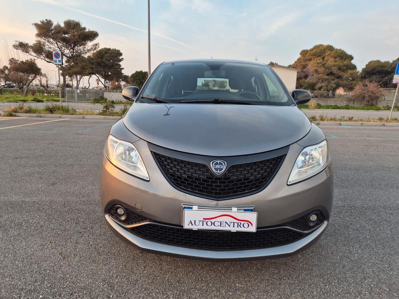 Lancia Ypsilon 1.0 FireFly 5 porte S&S Hybrid Ecochic Gold
