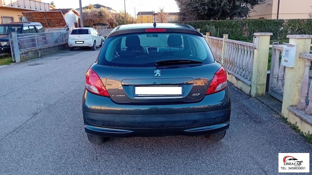 PEUGEOT - 207