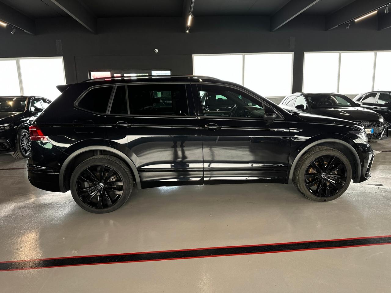 Volkswagen Tiguan Allspace 2.0 TDI 200 CV SCR DSG 4MOTION R-Line