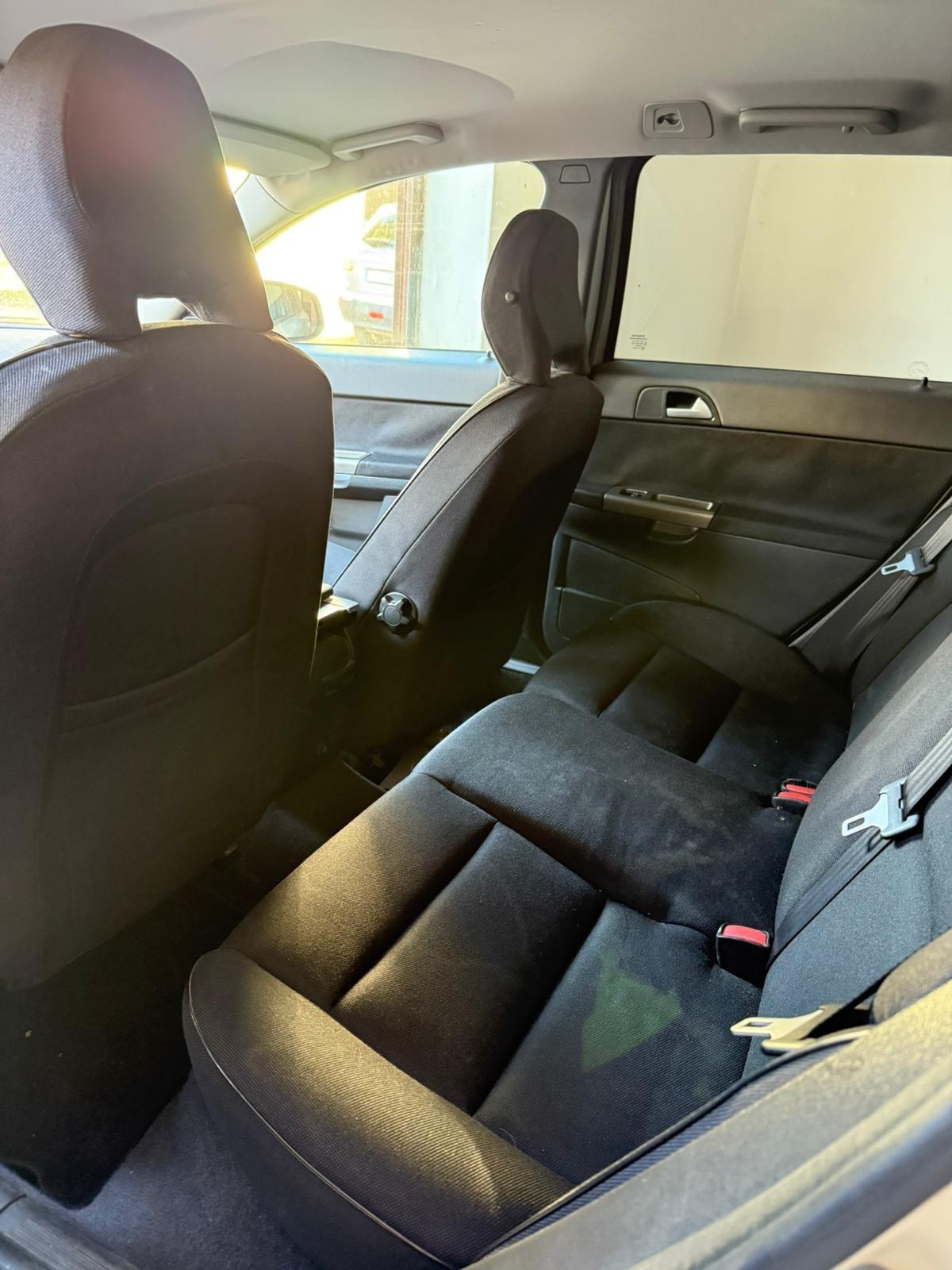 Volvo V50 D2 R-design