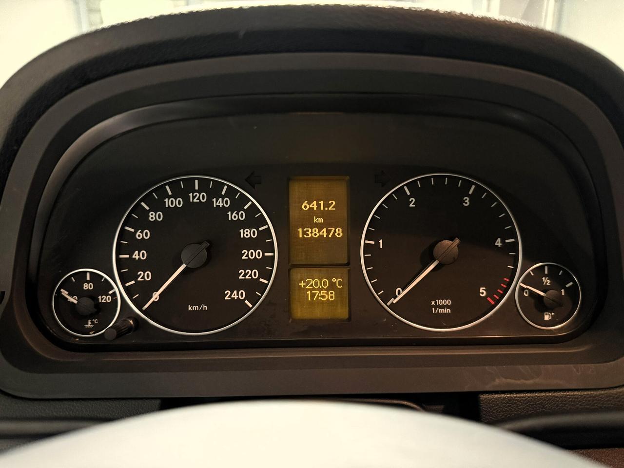 Mercedes-benz A 180CDI RESTYLING AVANTGARDE NAVI/BLUETOOTH/PDC