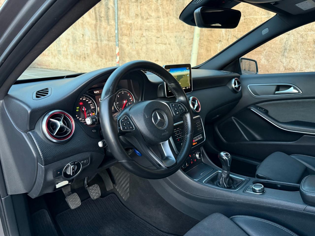 Mercedes A180 Sport/1.5 110 CV/KEYLESS/CAMERA/AMBIENT LIGHTS