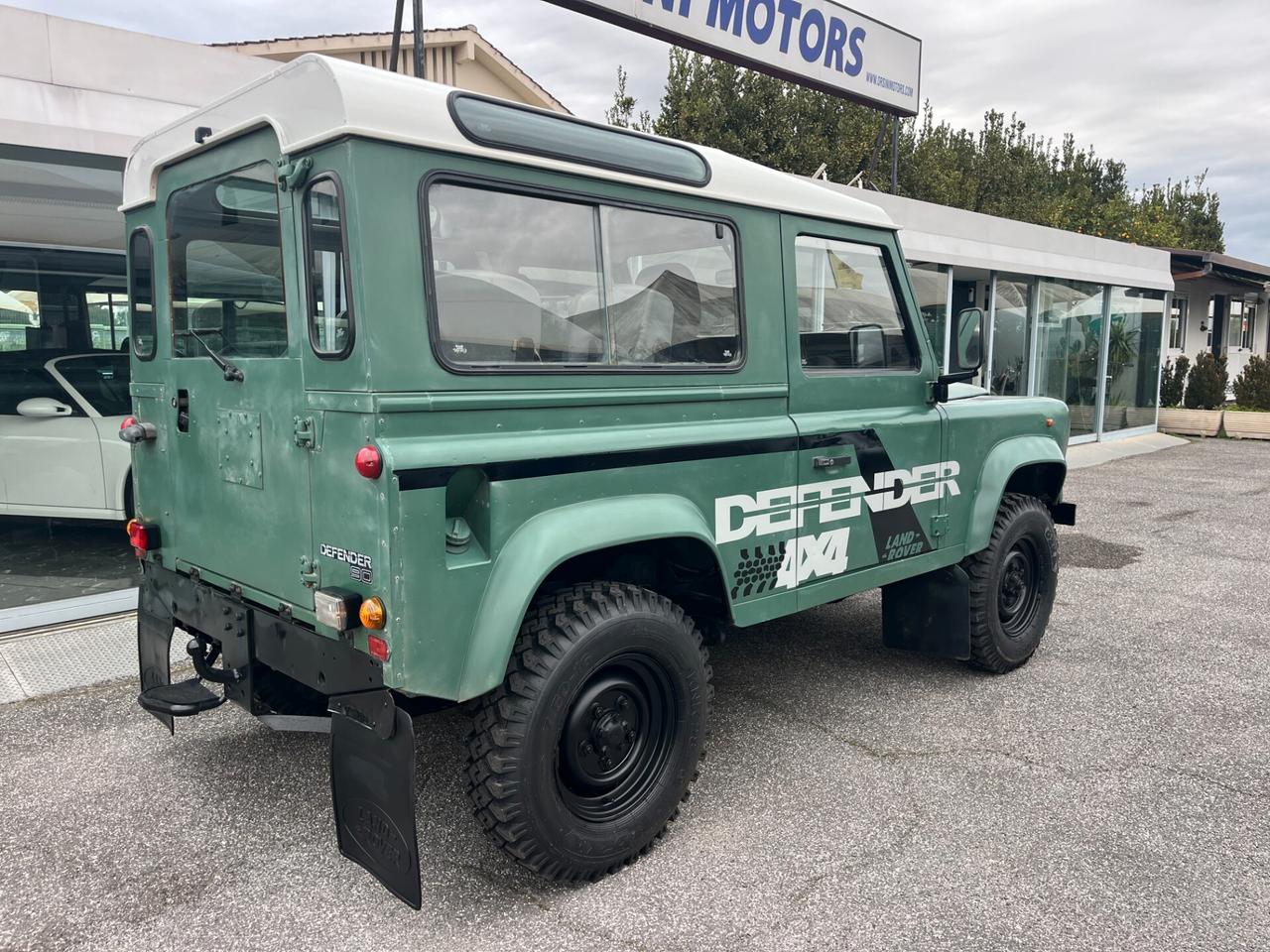 Land Rover Defender 90 BENZINA 6 POSTI