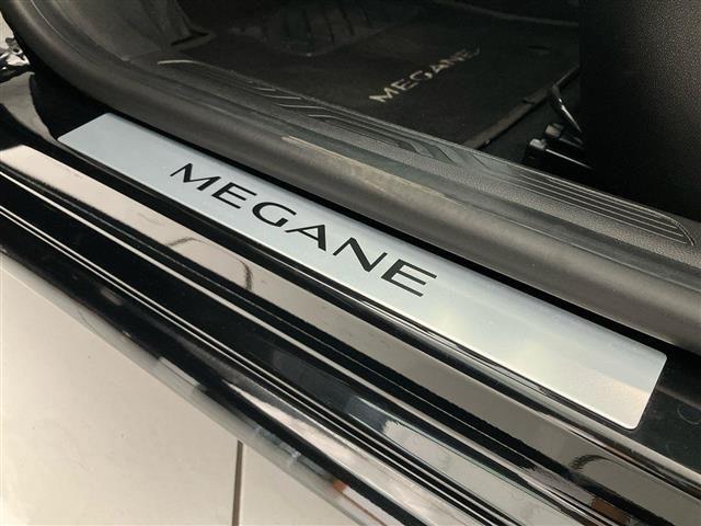 RENAULT Megane 5 Porte 1.3 TCe Intens FAP