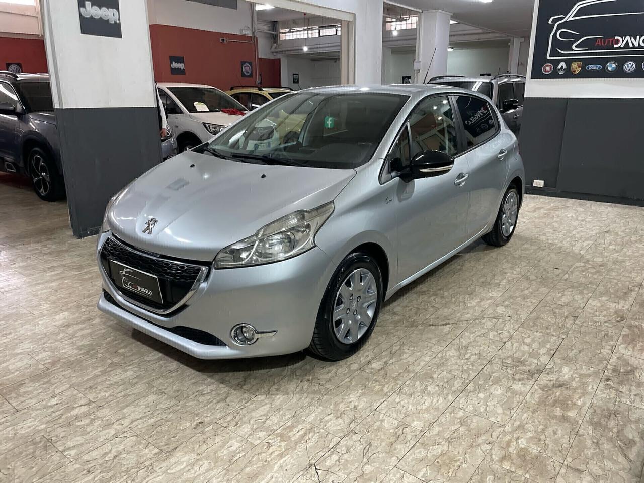 Peugeot 208 1.4 HDi 68 CV 5 porte Allure