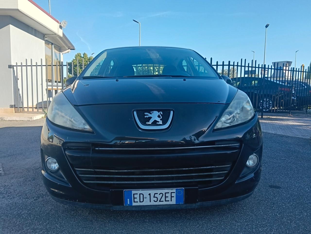 Peugeot 207 1.4 Marciante / Motore da rivedere consumo d'olio