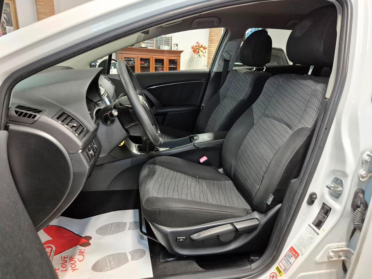 Toyota Avensis 2.0 D-4D Wagon Sol