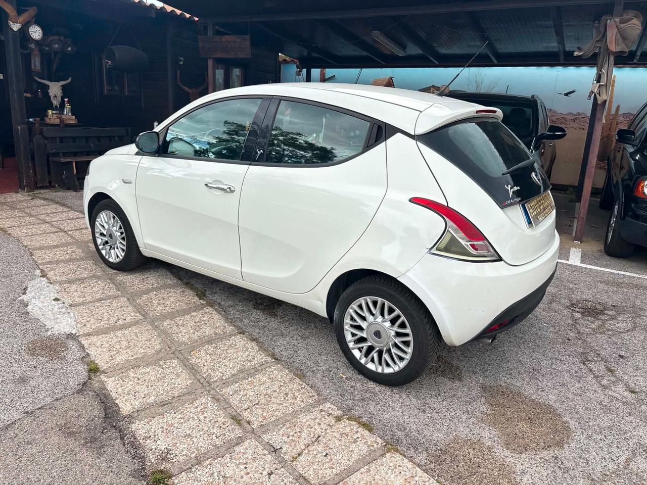 Lancia Ypsilon 1.3 MJT 16V 95 CV 5 porte S&S Silver