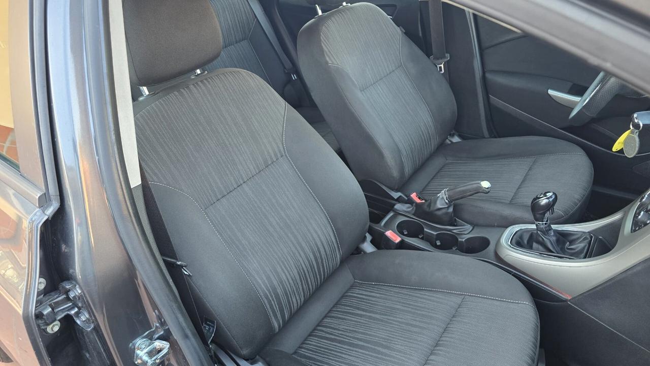 Opel Astra 1.4 100CV 5 porte Cosmo