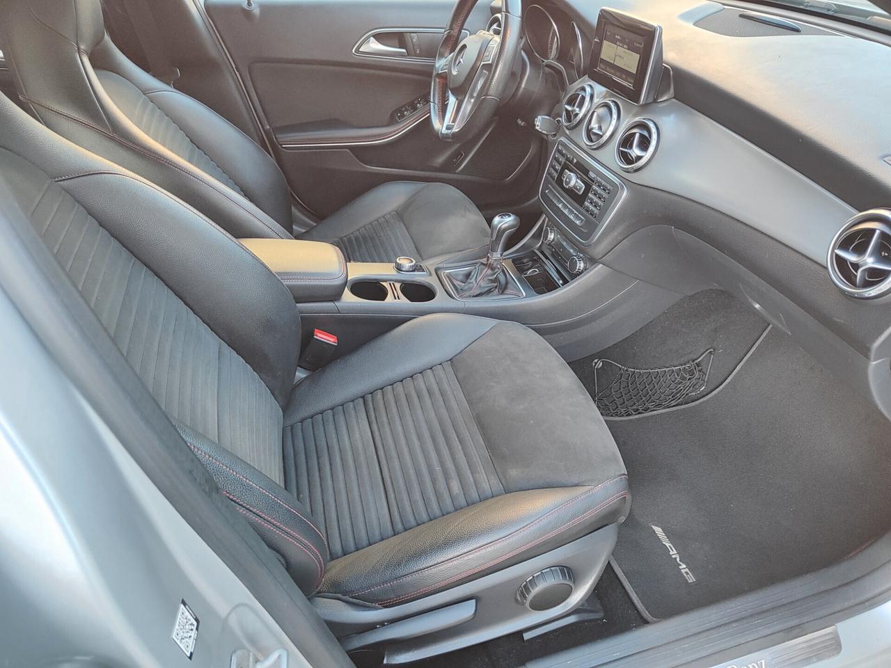 Mercedes-benz GLA 180 Sport AMG * Navi * Full * AMG * Garantita 12 Mesi