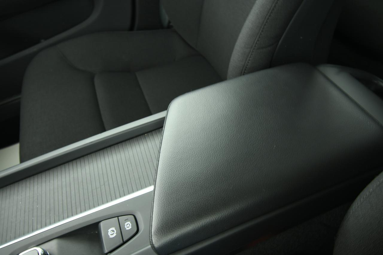 VOLVO V60 2.0 b4 Momentum Business auto NEOPATENTATI+C17"