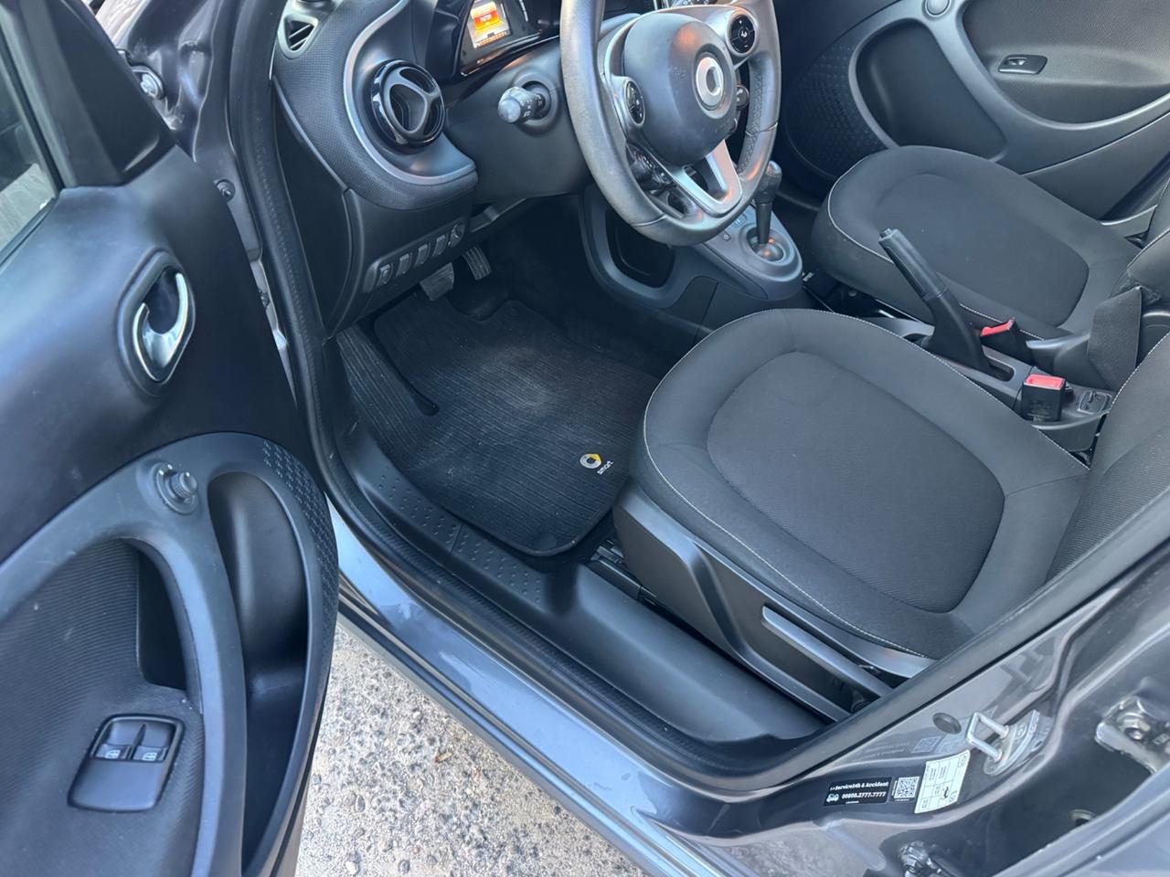 Smart ForFour 70 1.0 twinamic Nightsilver