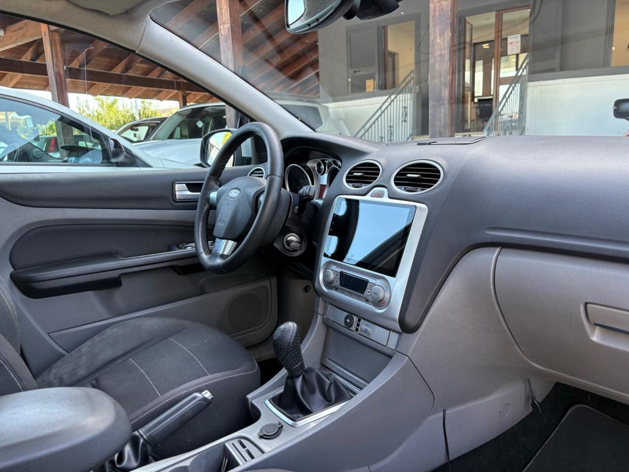 Ford Focus 1.6 gpl titanium