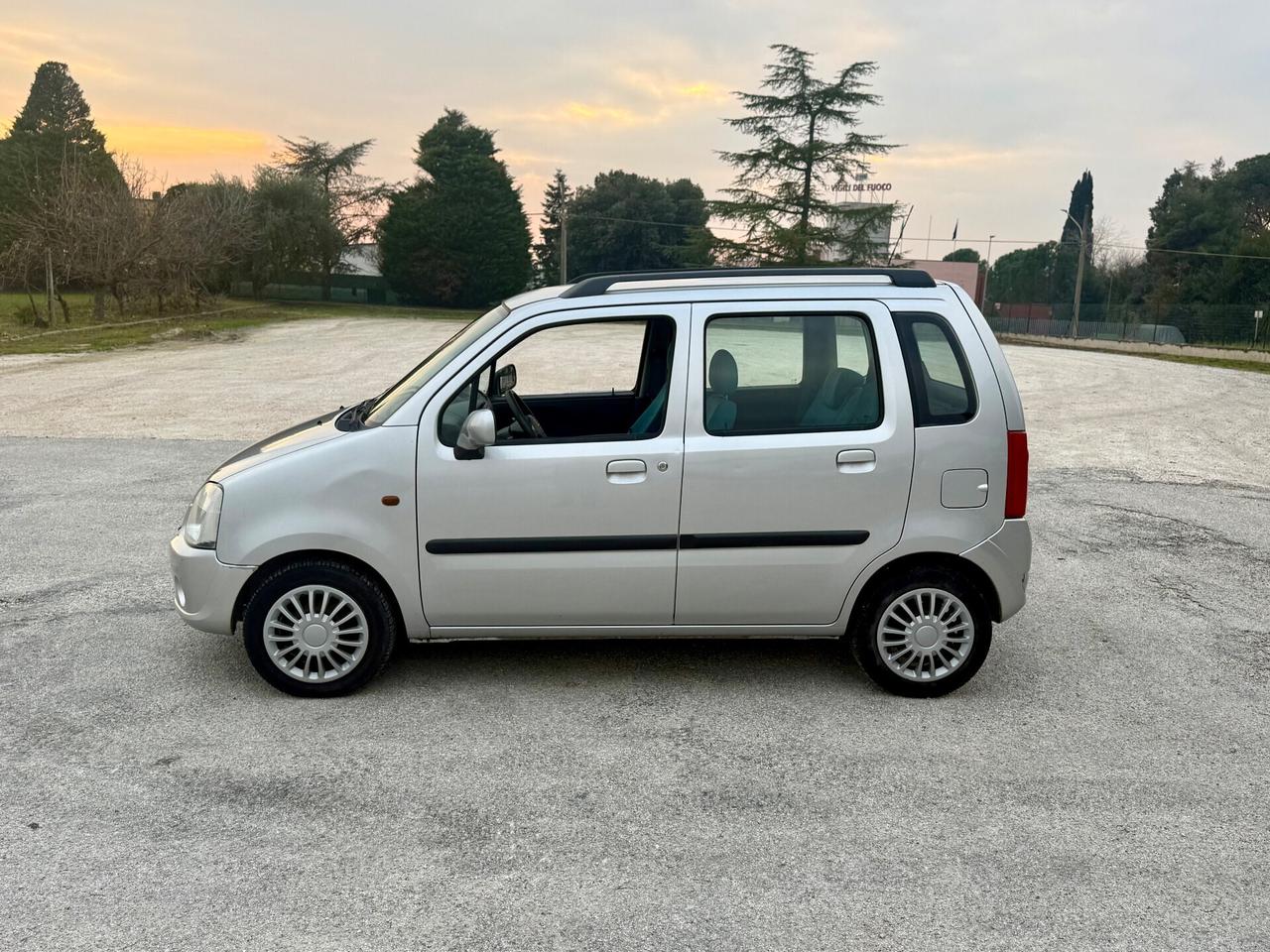 Opel Agila 1.2 benzina 5porte NEOPATENTATI