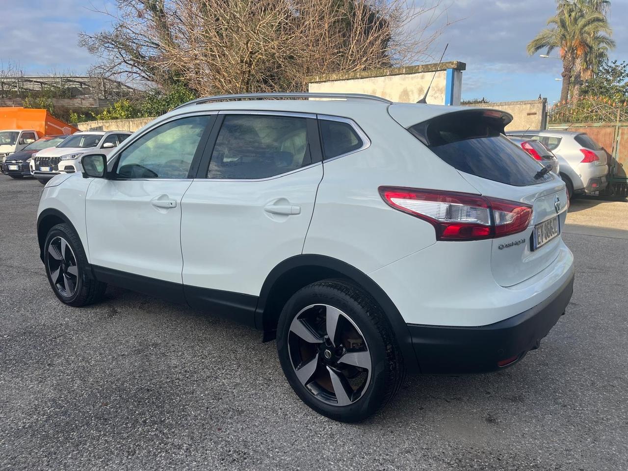 Nissan qashqai n-tec-1.6 dci-full -2015