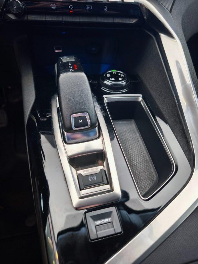 PEUGEOT 3008 BlueHDi 130 S&S EAT8 Allure Navi