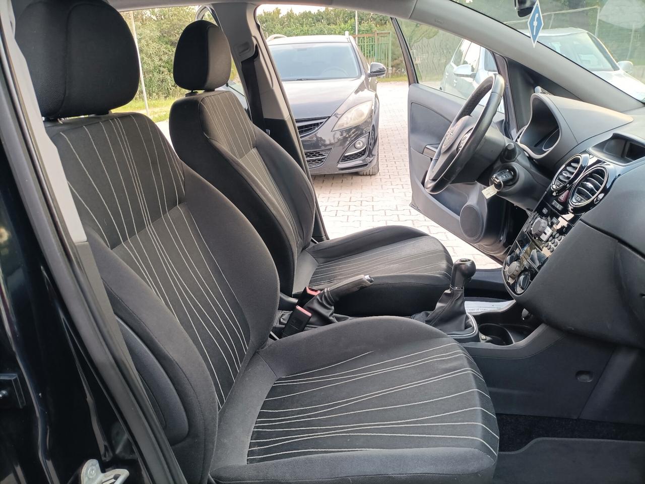 Opel Corsa 1.2 5 porte Club
