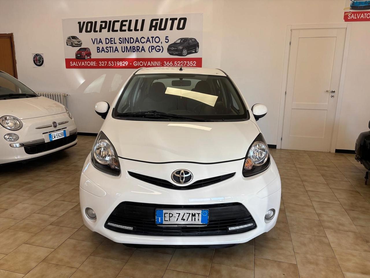 TOYOTA AYGO ANNO 2012 BZ 1.0 ADATTA NEOPATENTATI KM 95 MILA