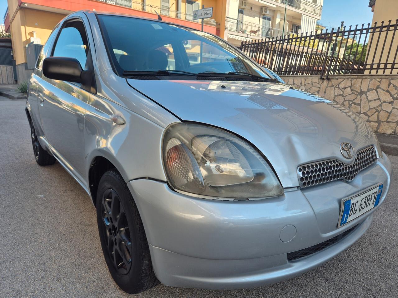 TOYOTA YARIS 1.0 BENZINA PERFETTA DEL 2001