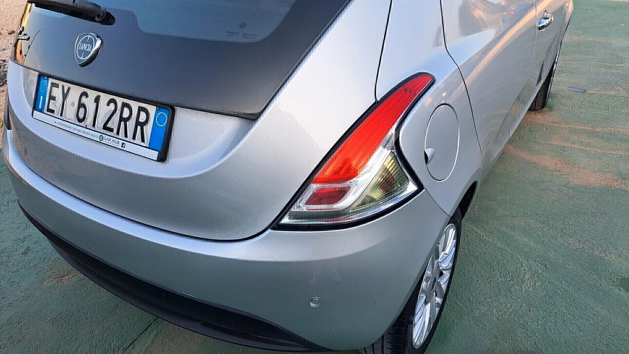 Lancia Ypsilon 1.2 69 CV 5 porte Gold