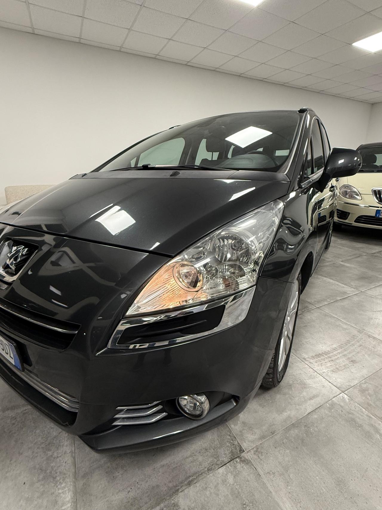 Peugeot 5008 1.6 HDi 115CV Allure