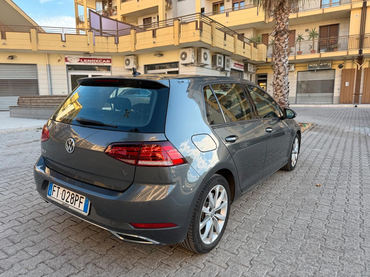 Volkswagen Golf 1.6 TDI 115 CV 5p. Highline BlueMotion Technology