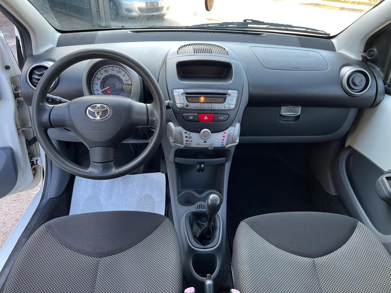 Toyota Aygo 1.0 12V VVT-i 5 porte Sol Clima
