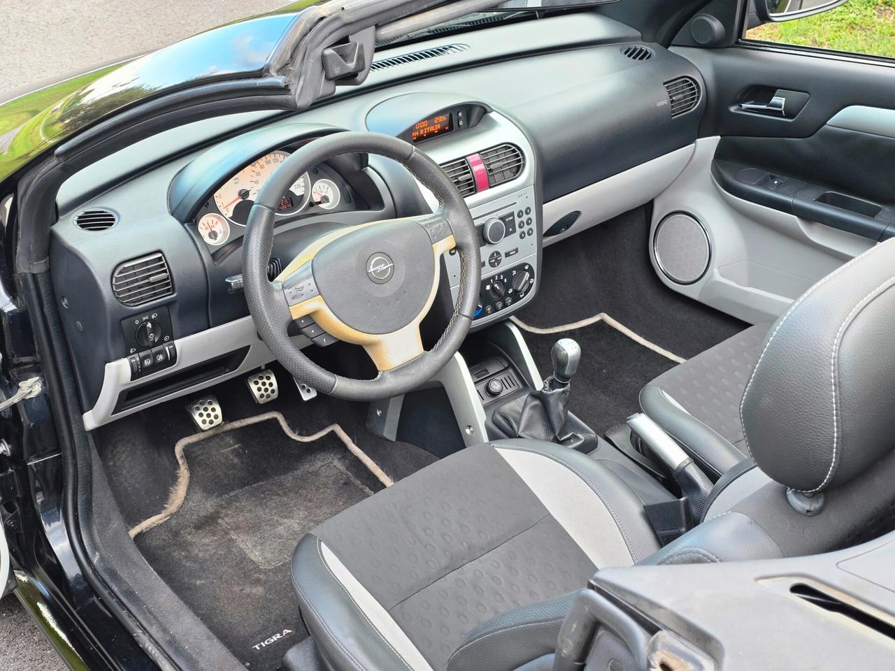 Opel Tigra TwinTop 1.4 16V Sport