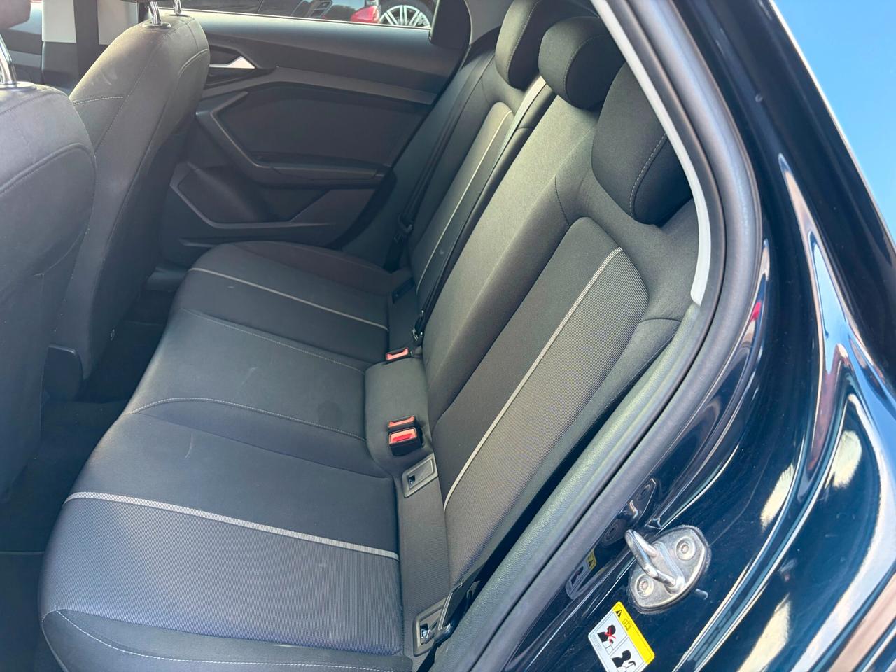 Audi A1 citycarver 30 TFSI Identity Contrast