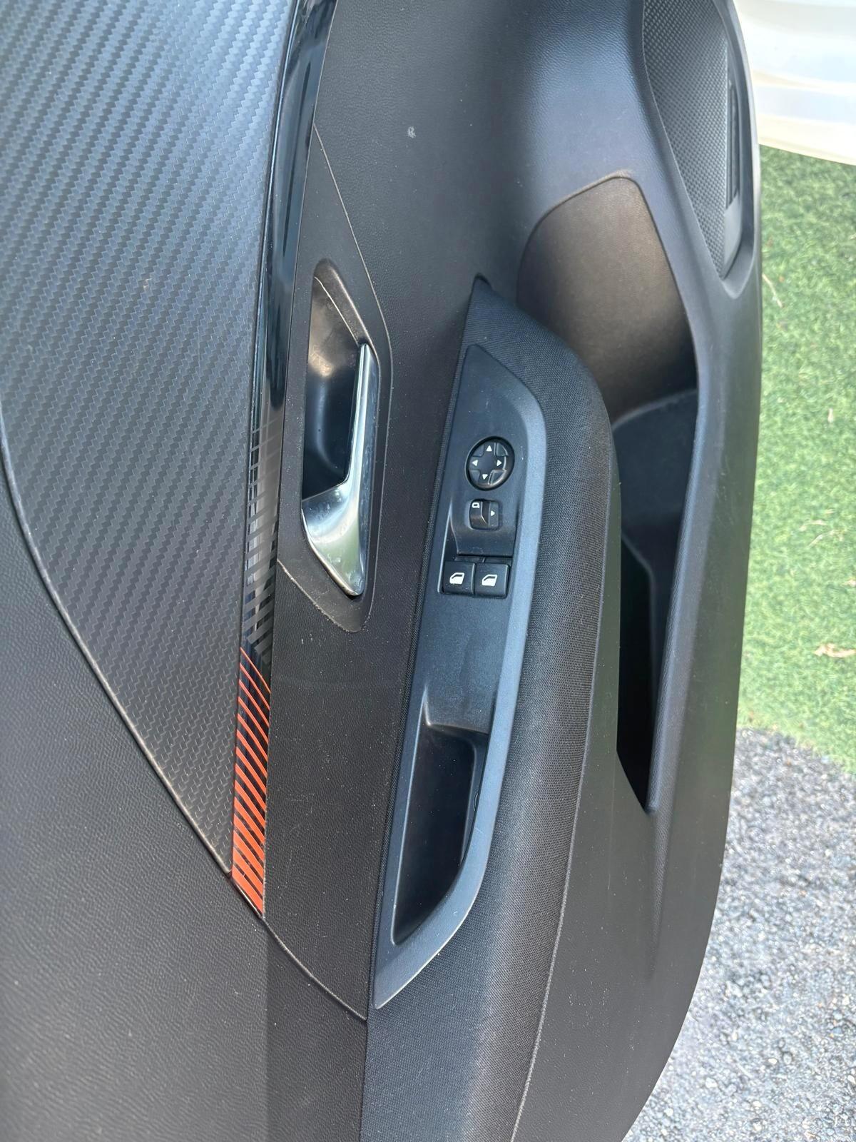 Peugeot 208 1500 HDI 102 CV