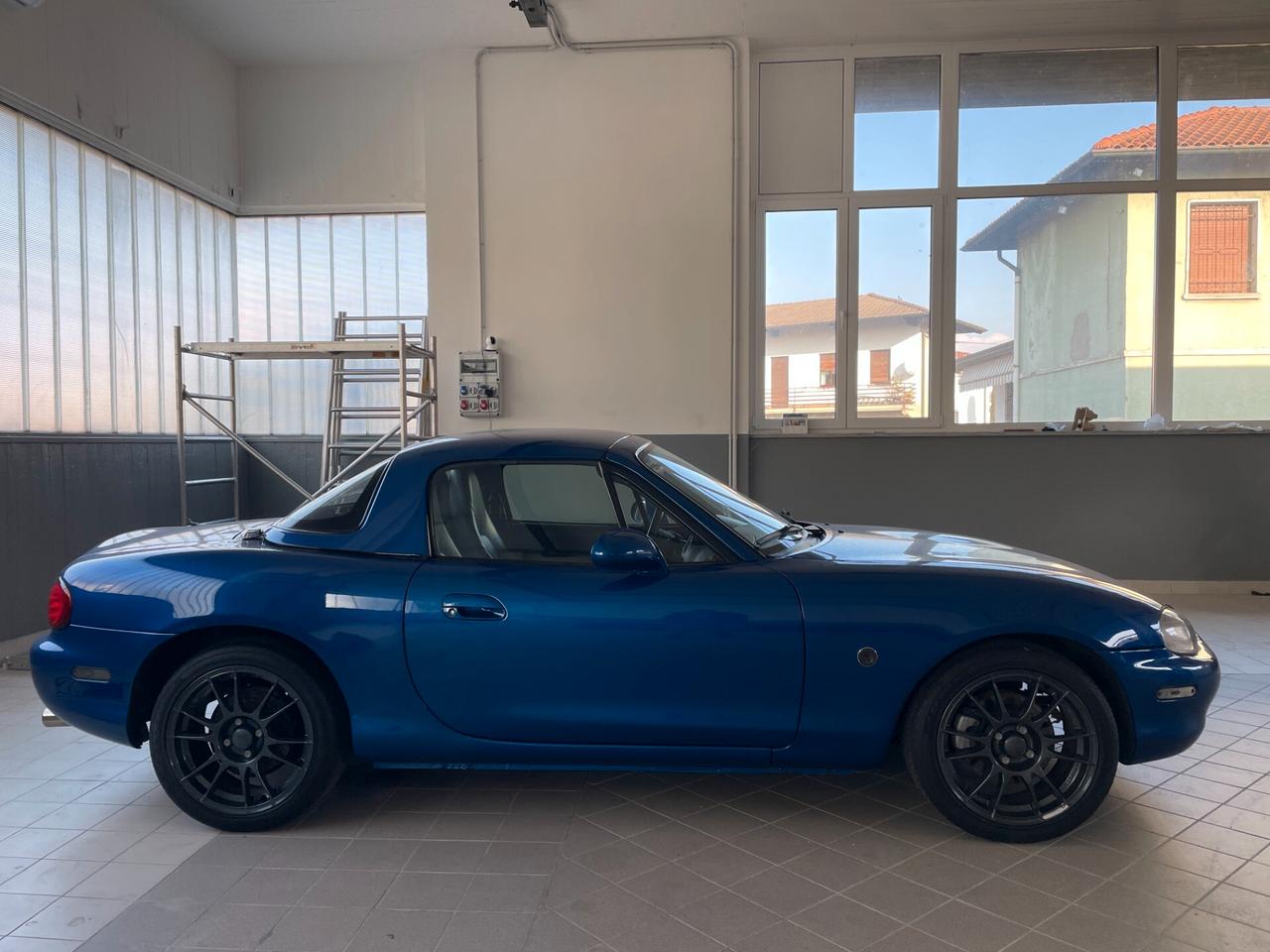 Mazda MX-5 1.8i 16V cat 10th Anniversary