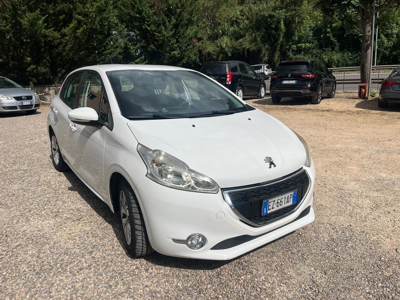 Peugeot 208 1.4 HDi 68 CV 5 porte Allure