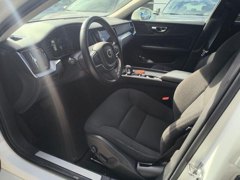 Volvo V60 V60 2.0 b4 Momentum auto (PREZZO REALE)