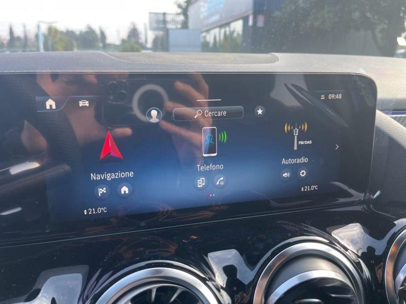 Mercedes-Benz GLA 200 Automatic AMG Line PREMIUM