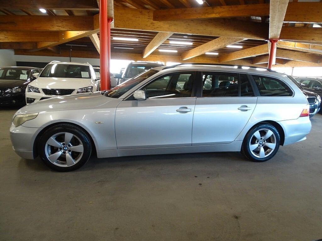 BMW 530d Touring Eletta 218 CV