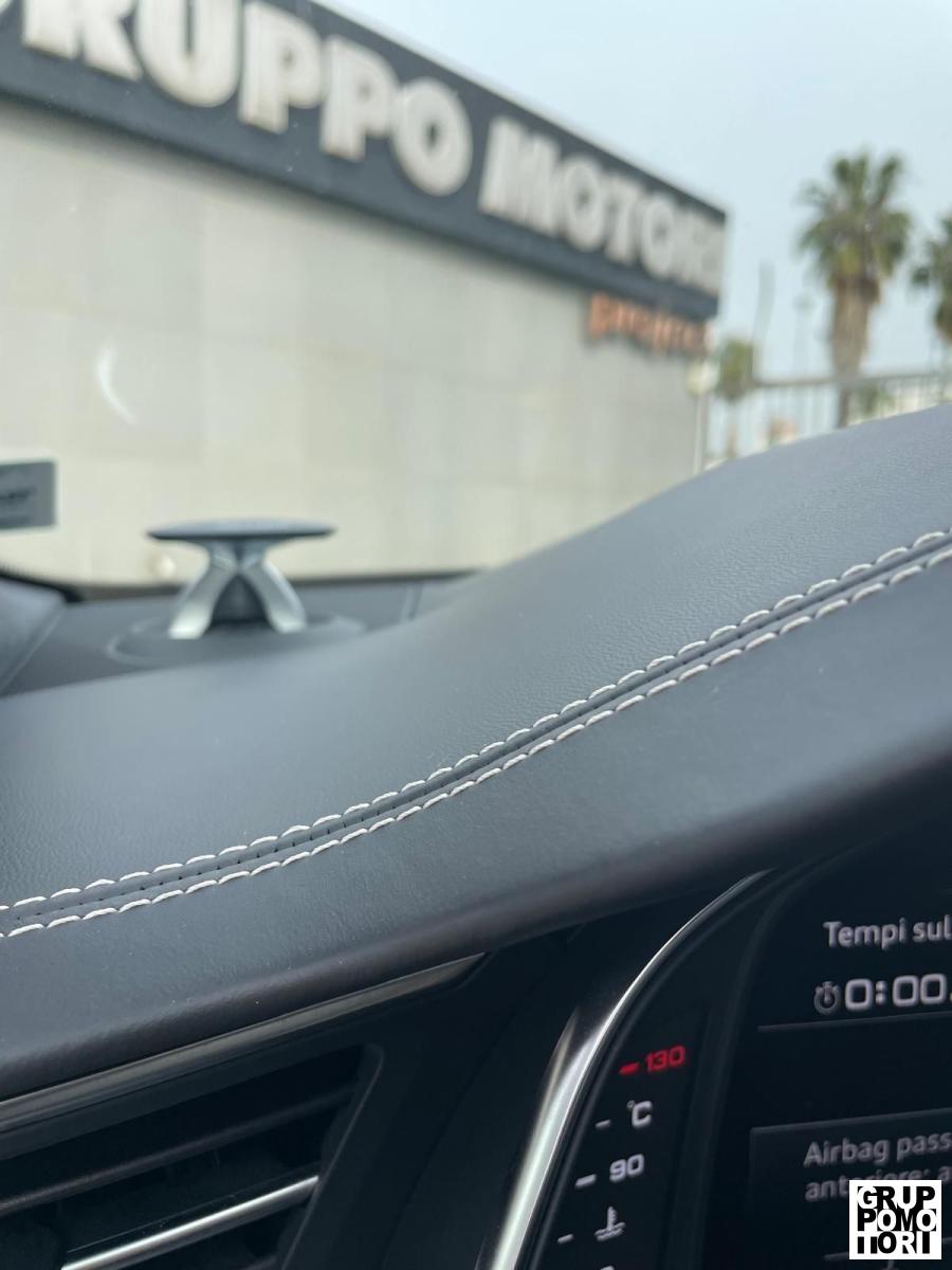 AUDI - RS6 Avant 4.0 Mhev Tiptronic quattro V8 Carboceramica Audi Exclusive