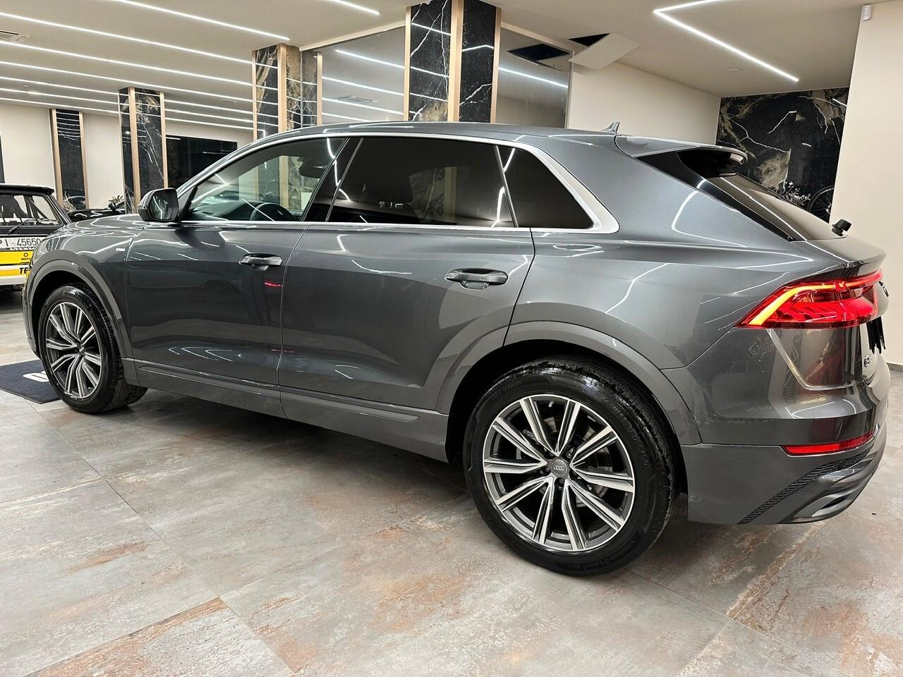 Audi Q8 50TDI 286CV quattro SLine / Garanzia