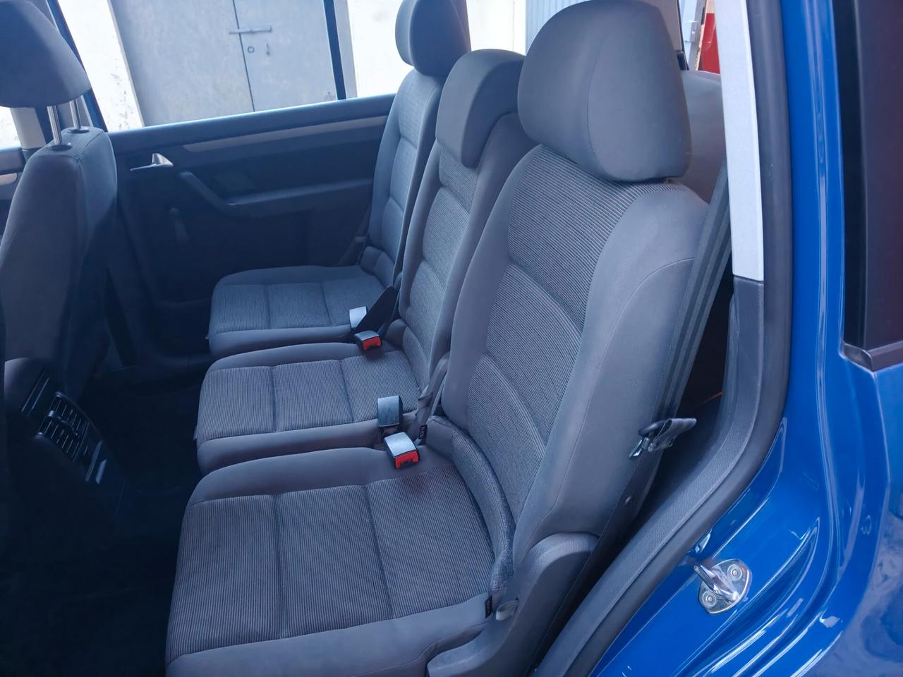 Volkswagen Touran 1.6 Conceptline