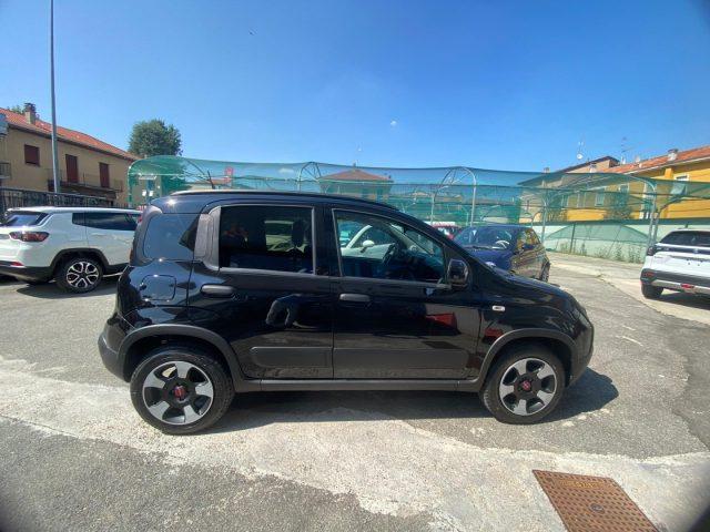 FIAT Panda Cross 1.0 FireFly S&S Hybrid con Uconnect DAB schermo 7"