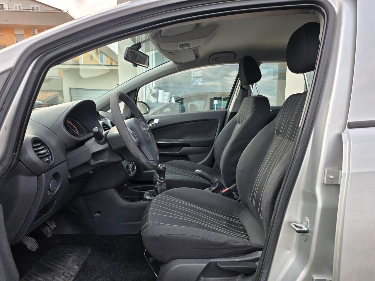 Opel Corsa 1.2 5 porte Cosmo