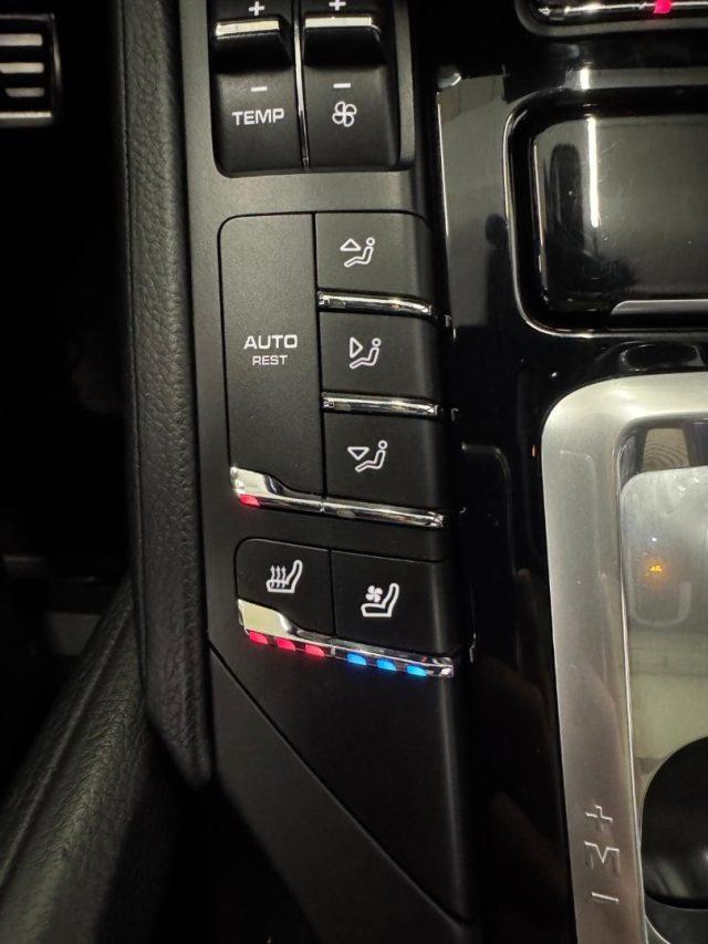 PORSCHE Cayenne 3.0 Diesel //TETTO//SPORT CHRNO//21