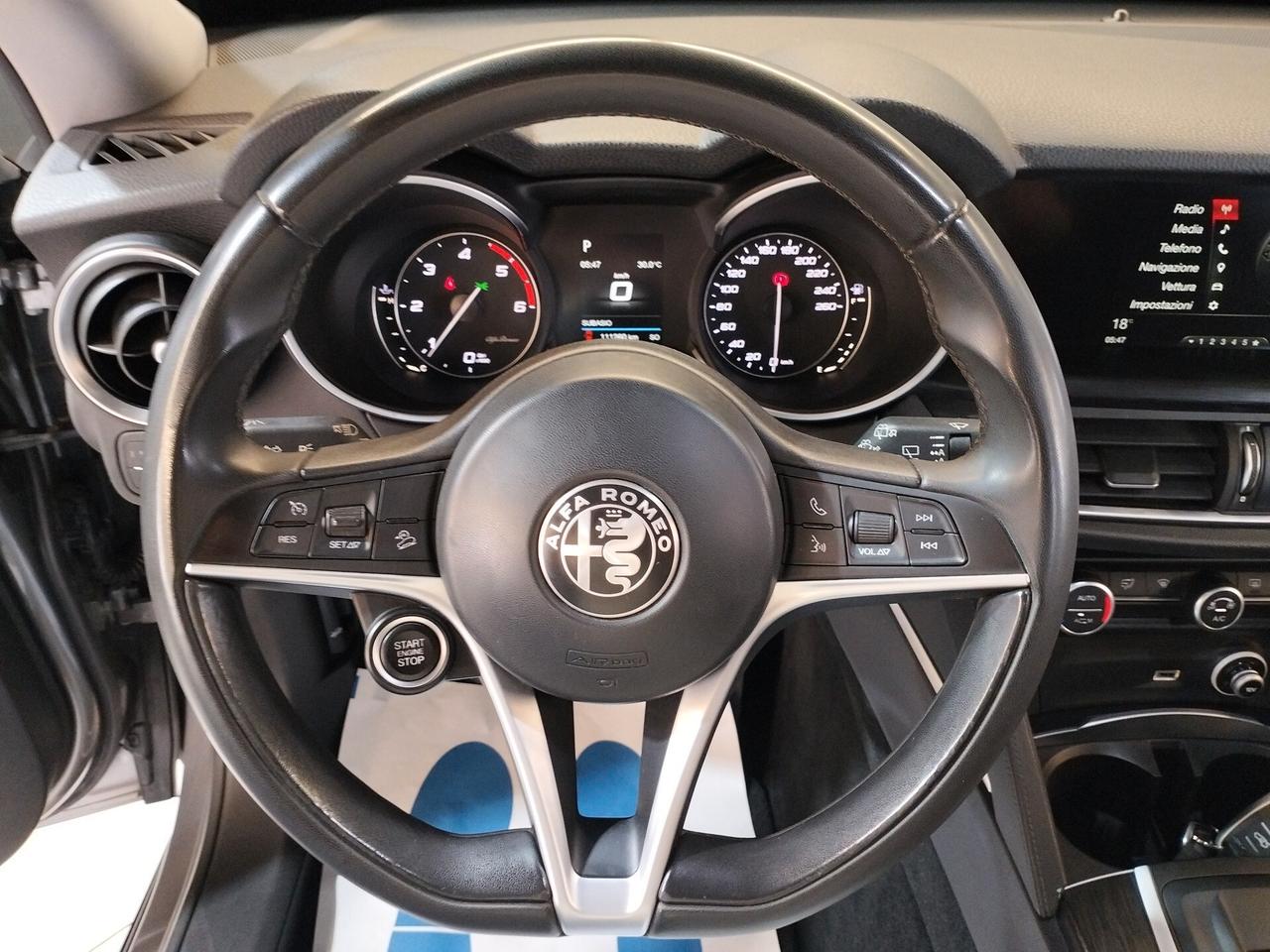Alfa Romeo Stelvio 2.2 t Business Q4 180cv auto