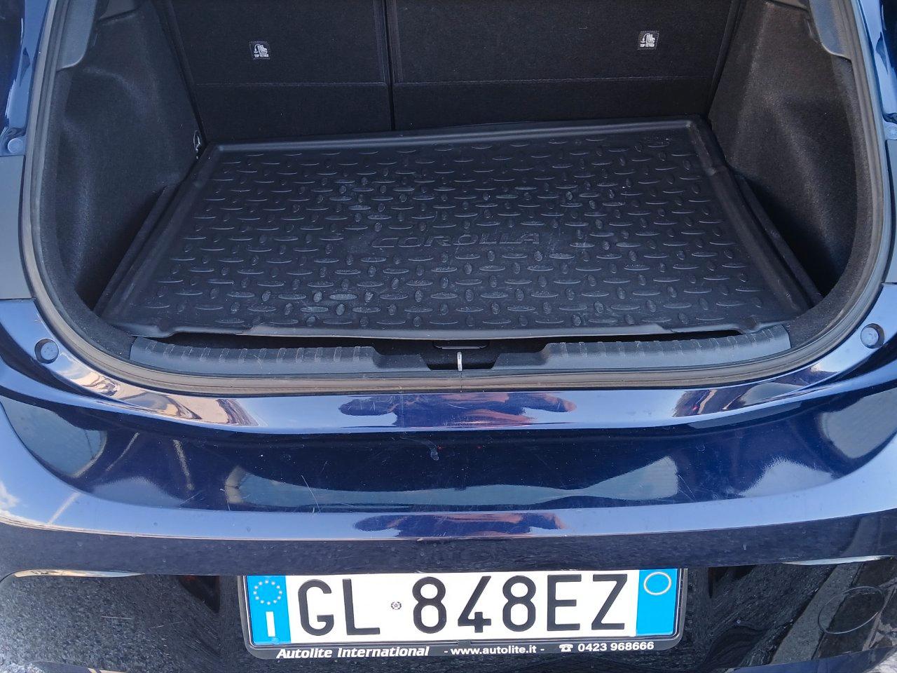 Toyota Corolla 1.8h Business cvt